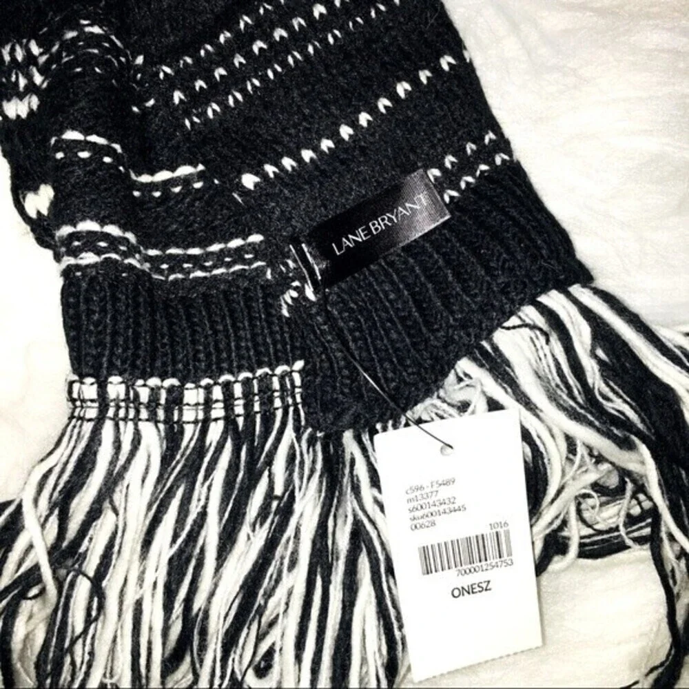 Lane Bryant NWT large Fall/winter tassel scarf
